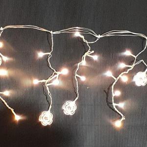 Pisca Natal Cascata Flor Led Branco Quente 120 Lampadas 127V/3Mt -  C.o