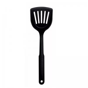 Espatula Vazada  em Nylon Preta 30Cm - Centro Oeste