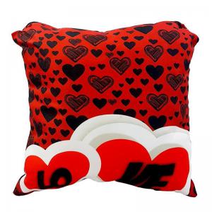 Almofada Pelucia com Frase Love e Coração Preto 36X36Cm - Pelucinhas