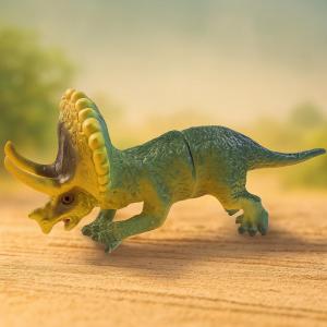 Dinossauro Triceratops  Vinil Colecionavel Pequeno - Db Play