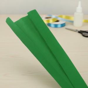 Papel Crepom Verde Bandeira 48cmx2m Decoração Festas